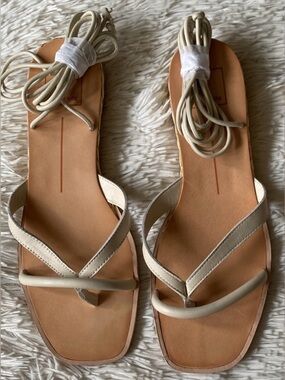 Dolce Vita wedge sz 7.5 heel gladiator beige leather thong casual sandals
